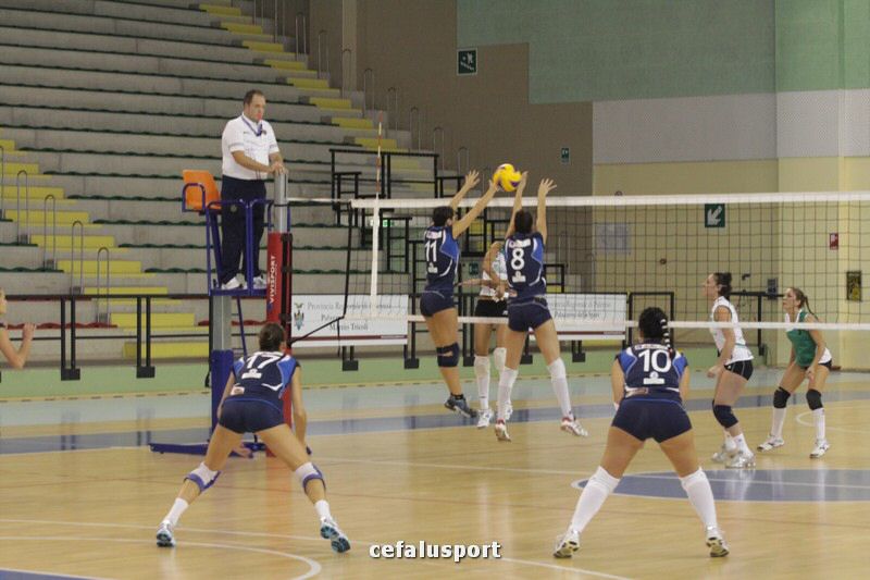 111030 volley 129_tn.jpg